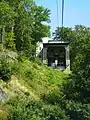 Bergstation von einer Gondel betrachtet