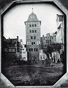 Das Burgtor in Lübeck, fotografiert vor 1847