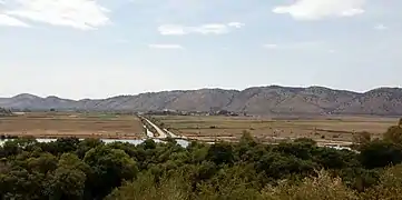 Zentraler Teil des Hügelzugs von Norden (Butrint) gesehen