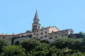 Blick auf Altstadt mit Kirche Heilige Jungfrau Maria