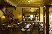 Im „Caffè Meletti“