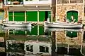 Malerische Spiegelung im Hafen