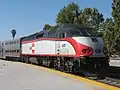 Caltrain Lok Nr. 927 im Bahnhof San Jose Diridon