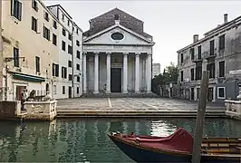 Riva monumentale vor der Kirche I Tolentini