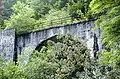 Brücke der alten, aufgelassenen Eisenbahnlinie „Pontebbana“ bei Pietratagliata