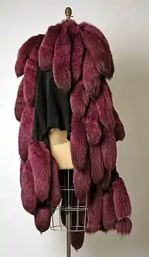 Cape aus Blaufuchsschweifen(ca. 1988)