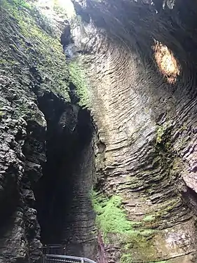 Der nicht mehr vom Wasser durchflutete „alte Teil“ der unteren Grotte