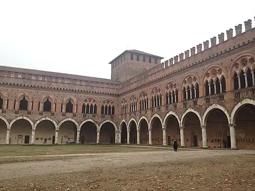 Innenhof des Castello.