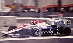 Toleman TG184 mit doppeltem Heckflügel, ebenfalls in Dallas 1984