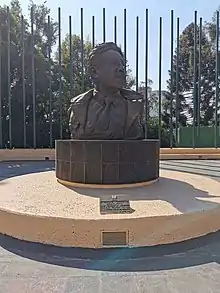 Büste von Ignacio García Téllez im Centro Médico Nacional Siglo XXI.