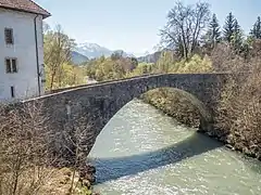 Château d’En-Bas-Brücke über die Saane