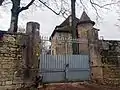 Eingangstor des Château de la Roche