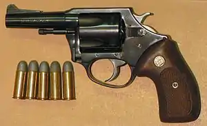 Charter Arms Bulldog mit 5 Patronen im Kaliber .44 Special