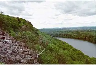 Basaltklippen (Holyoke-Formation)auf dem Chauncey Peak, Connecticut