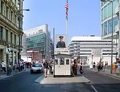 Checkpoint Charlie in Blickrichtung Norden, 2005