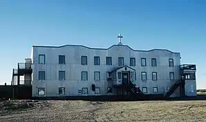 Ehemaliges Missionshospital in Chesterfield Inlet, Heim für Schwerstbehinderte