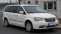 Chrysler Town & Country Touring (2011–2016)