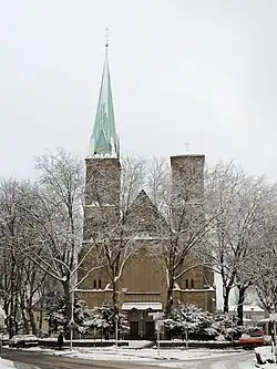Außenansicht der Herz-Jesu Kirche
