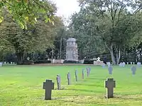 Deutscher Militärfriedhof mit 1439 Gräbern