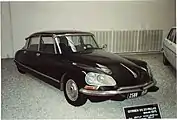 Spitzenmodell: DS&nbsp;23&nbsp;Pallas mit dem Pallasgriff auf der Motorhaube