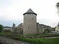 Stadtmauer mit rekonstruiertem (2001–2003) Ostturm