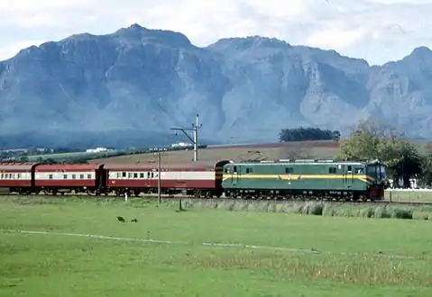 E258 zeigt sich am 24. Mai 1993 in der ganzen Länge, welche ihr den Übernamen Green Mamba einbrachte.