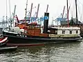 Claus D. mit einem 14-PS-Farymann-Einzylindermotor für die Stromerzeugung