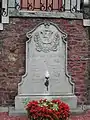 Gedenktafel für die Toten der Weltkriege am alten Rathaus