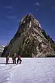 Bergsteiger unterhalb des Bugaboo Spire