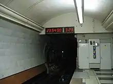 Zugfolgeuhr in Moskau; letzte Abfahrt vor 3 Minuten und 23 Sekunden