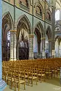 Das Kirchenschiff und die großen Arkaden