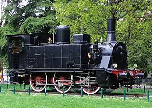 Lokomotive 851.186 als Denkmal in Como