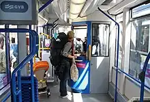 Moderne Schaffnerkabine in einem Combino der Straßenbahn Amsterdam