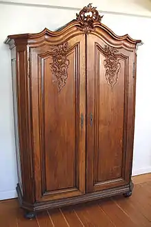 Aachen-Lütticher Kleiderschrank mit Rocaille, Couven-Museum, Aachen