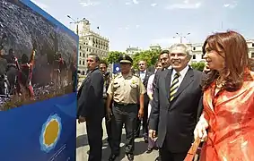 Castañeda zusammen mit der damaligen argentinischen Präsidentin Cristina Fernández de Kirchner (2010)