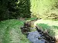 Der Crosswood Burn unterhalb des Stausees