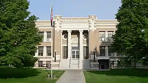 Das Custer County Courthouse in Broken Bow, gelistet im NRHP Nr. 79001435