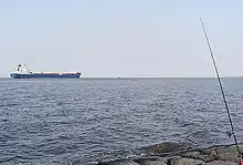 Ufer und Schiffe