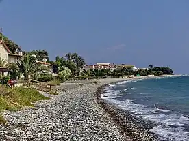 Strand bei Meneou