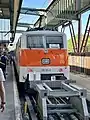 111 111 in reinorange/kieselgrauer Pop-Lackierung (Juli 2022 Stuttgart Hbf)