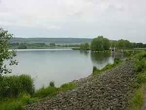 Staudamm und Stausee