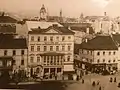 Das Kernsche Haus in Preßburg. Von Ignaz Feiger d.&nbsp;Ä. für Andreas Kern errichtet. Im Erdgeschoss befand sich das Restaurant „Zum Blumenstöckel“. (Historische Aufnahme um 1900)