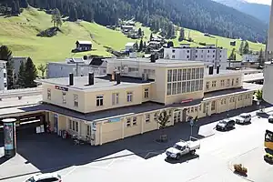 Bahnhofsgebäude Strassenseite (2016)