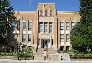 Das Dawes County Courthouse in Chadron, seit 1990 im NRHP gelistet