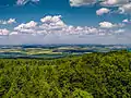 Blick vom Annaturm auf dem Deister über Wennigsen hinweg nordostwärts in das Calenberger Land