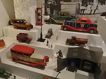 Modell-Autos (verschiedene Oldtimer in verschiedenen Verkleinerungen)