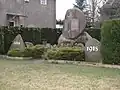 Gedenkstein an gefallene Soldaten des Dorfes