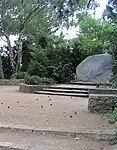 Auf dem Gipfel der Marienhöhe: Das Denkmal zur Erinnerung an die Opfer von Krieg und Unterdrückung.