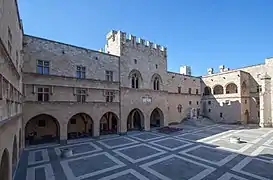 Innenhof des Großmeisterpalastes
