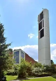 Detmold-Pivitsheide V. L., ev.-ref. Kirche, erbaut 1965–66 (Aufnahme 2012)